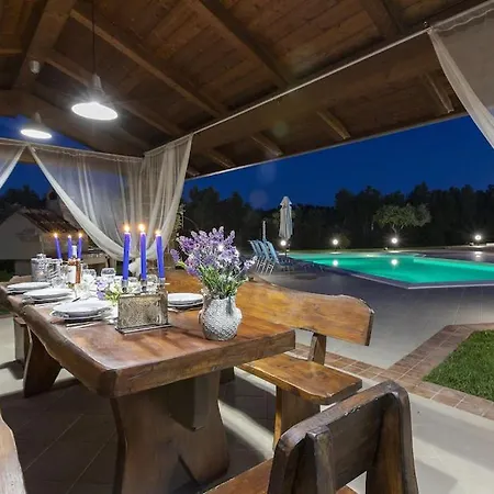 Marlena With Pool For Exclusive Use For 10 People Αλγκέρο