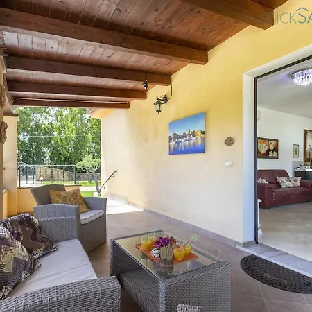 Βίλα Marlena With Pool For Exclusive Use For 10 People Αλγκέρο