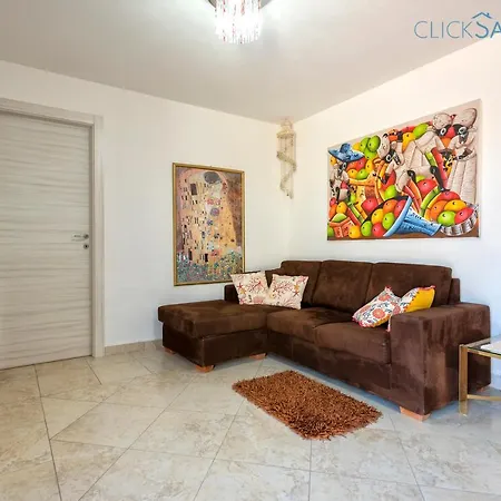 Marlena With Pool For Exclusive Use For 10 People Βίλα