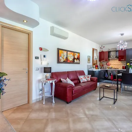 Marlena With Pool For Exclusive Use For 10 People *